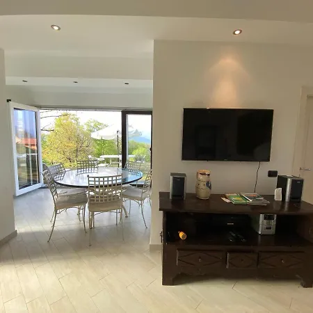 Casa Motta - Great Apartment, Lakeview And Shared Pool 斯特雷萨